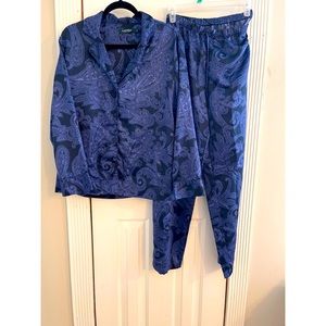 Ralph Lauren 2 piece pajama set.  Only worn once.  In excellent condition.